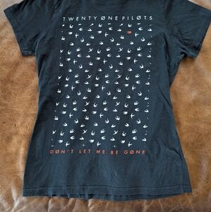 Twenty one pilots t-shirt. 21 Pilots.